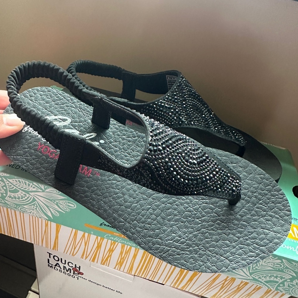 NWT Skechers Yoga Foam Meditation Black Rhinestone Women's Sandal - Picture 3 of 11